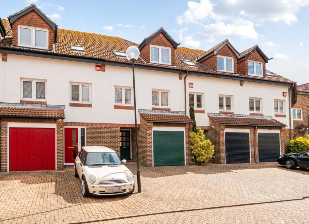 Main image of property: Broad Street, Old Portsmouth, Hampshire, PO1