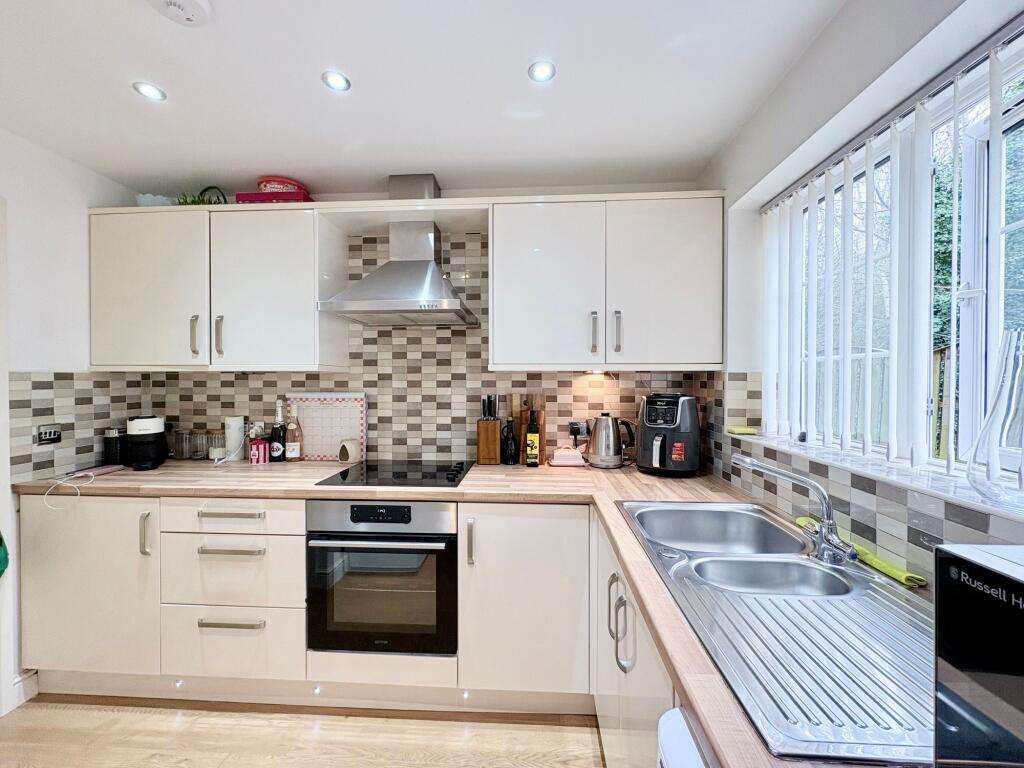 Main image of property: Jossey Lane, Scawthorpe, DN5