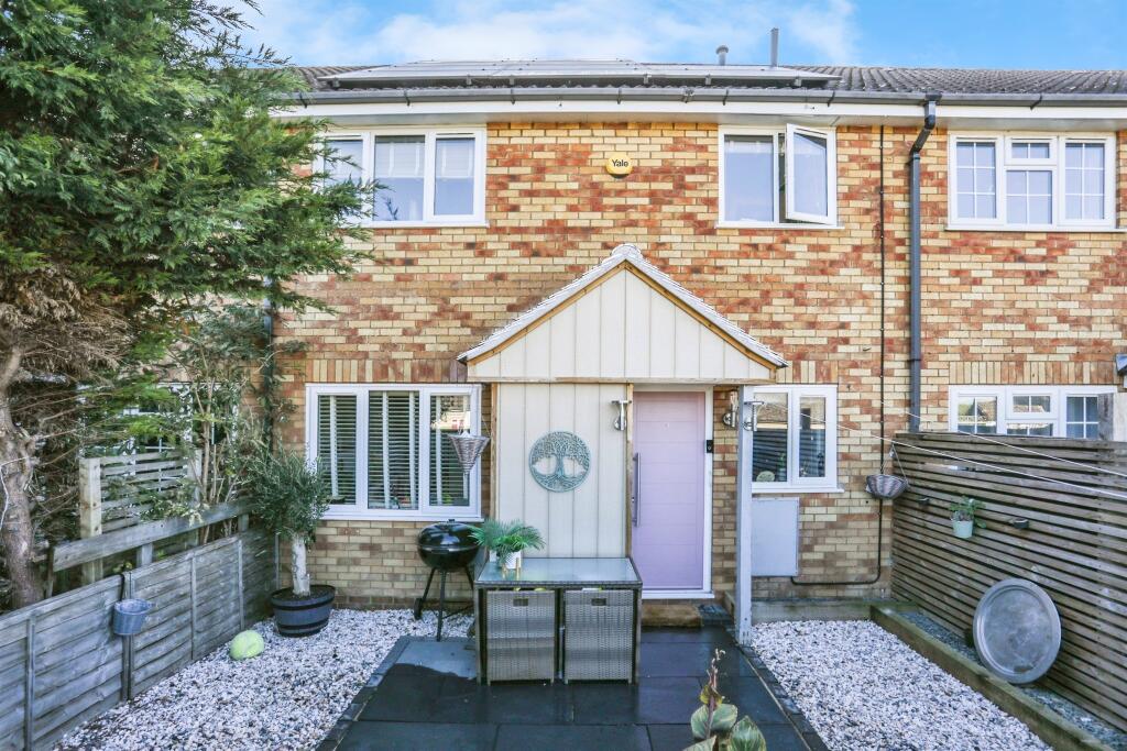 2-bed terraced on Greenacres, Old Newton, Stowmarket, £180,000