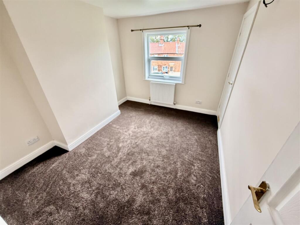 House in Lincoln - View 4