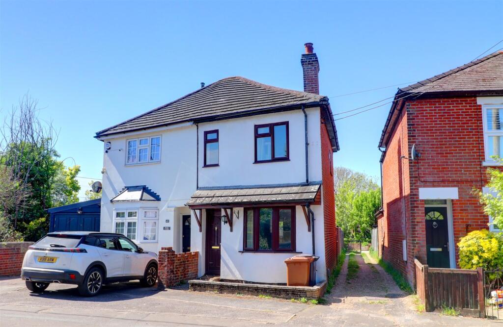 Main image of property: Botley Road, Romsey, Hampshire