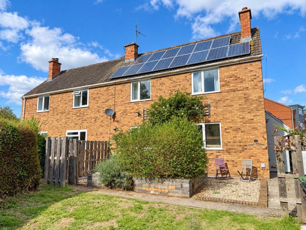 3-bed semi-detached on School Road, Monkton Heathfield, TA2, £250,000