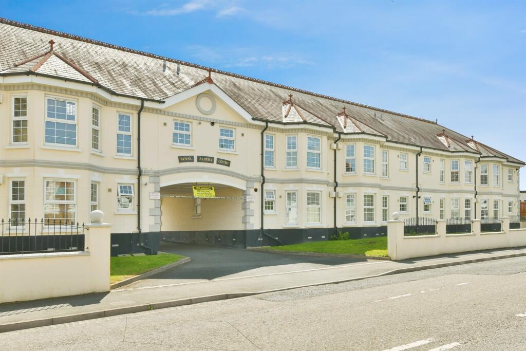 Main image of property: New Road, Saltash