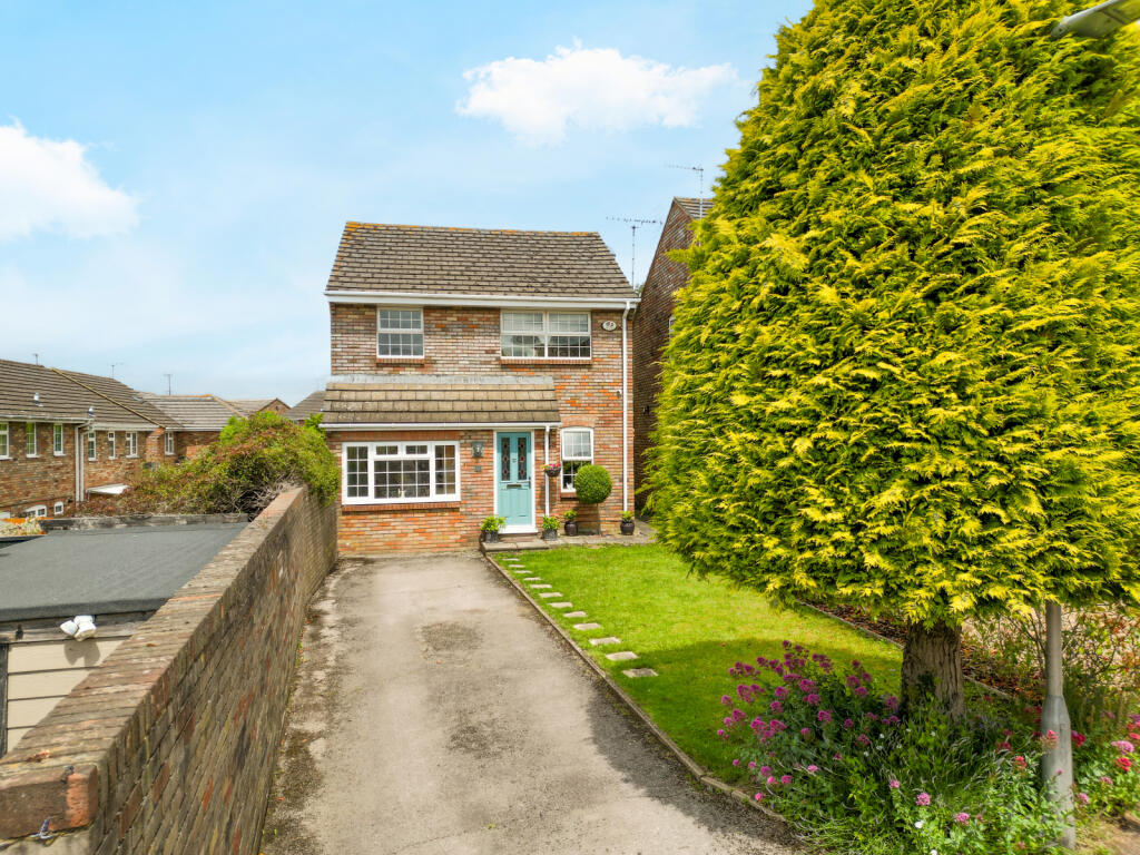 Main image of property: Hunters Close, Tring