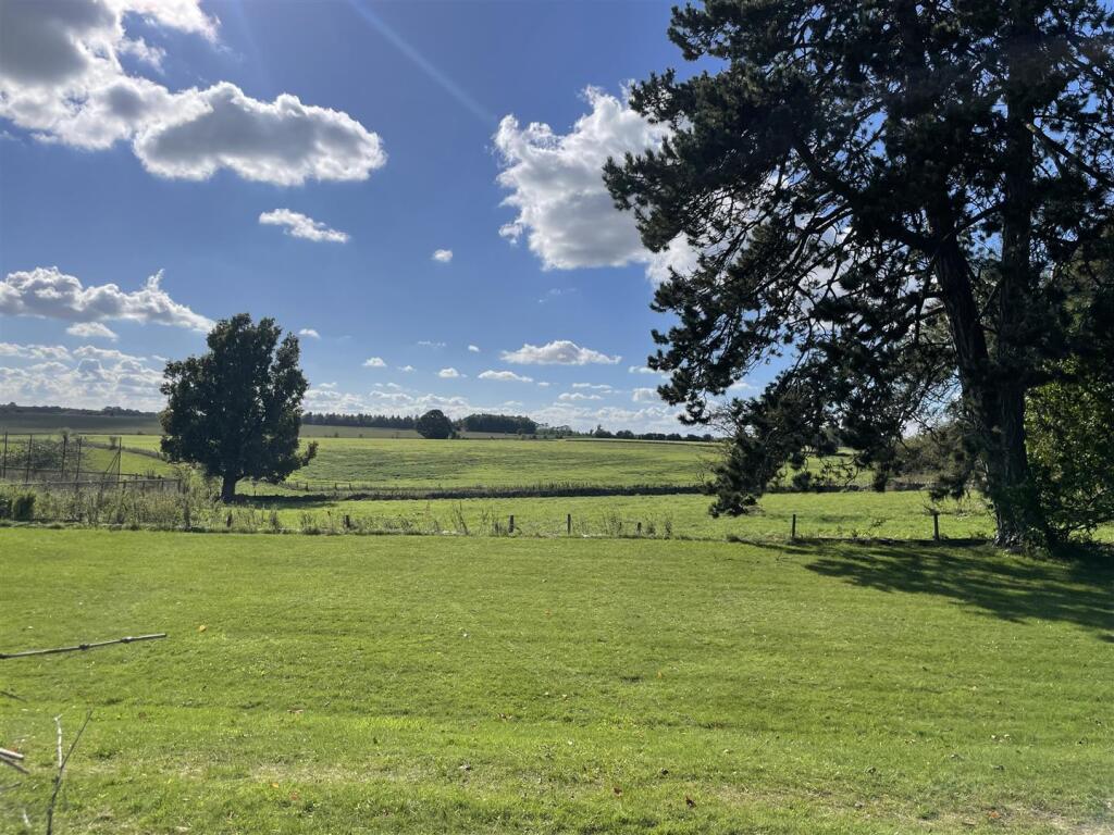Main image of property: Signett Hill Farmhouse, Signett Hill, Burford