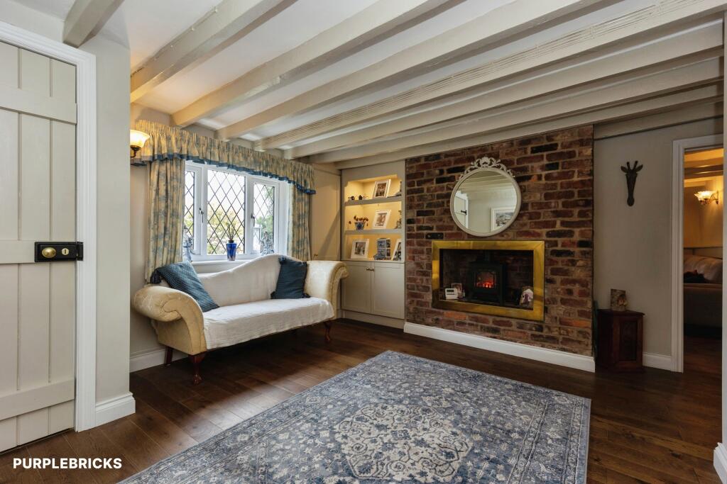 House in Tameside, Greater Manchester - More