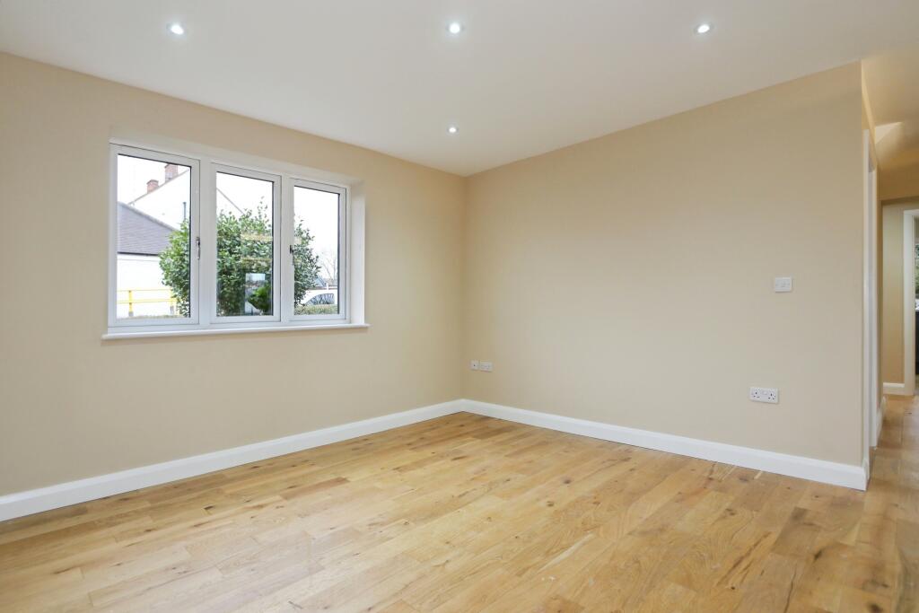 Nettlefold Crescent, Melbourne, DE73 photo 4