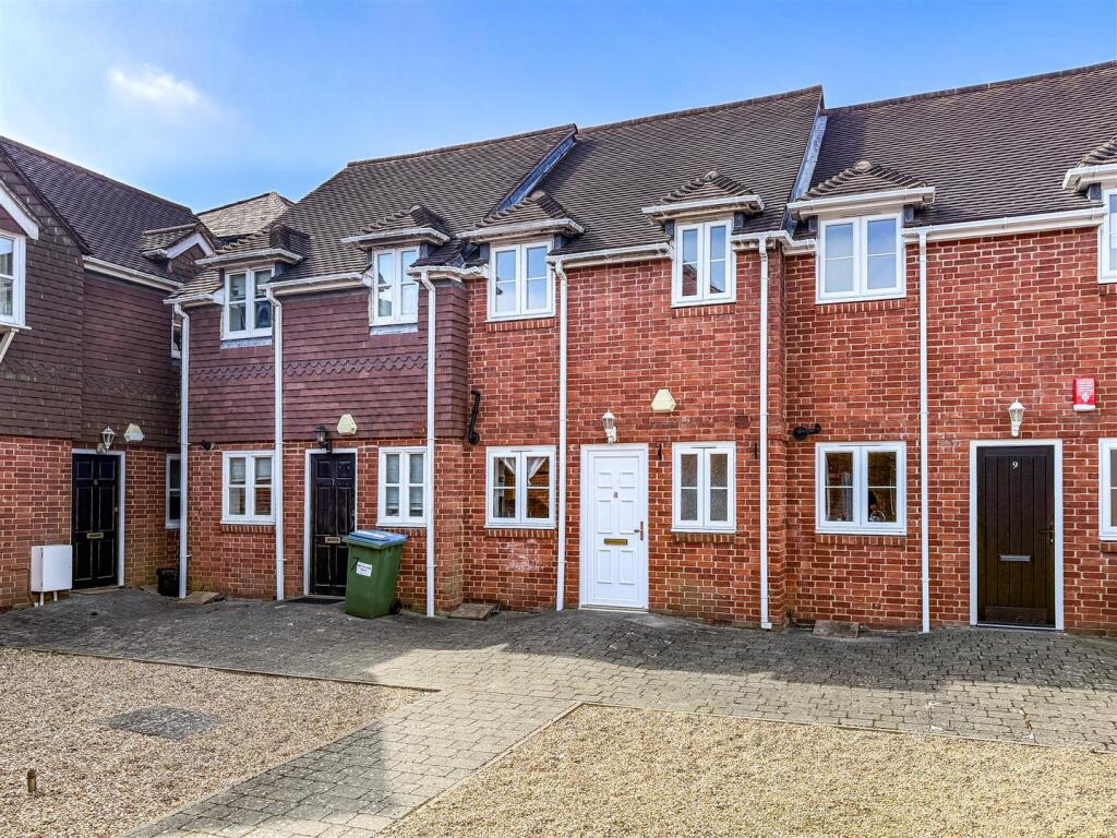 Main image of property: High Street, Fareham