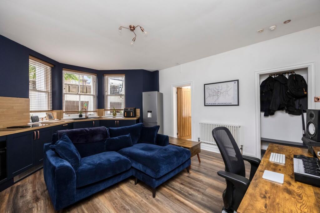 Apartment in Brighton - More