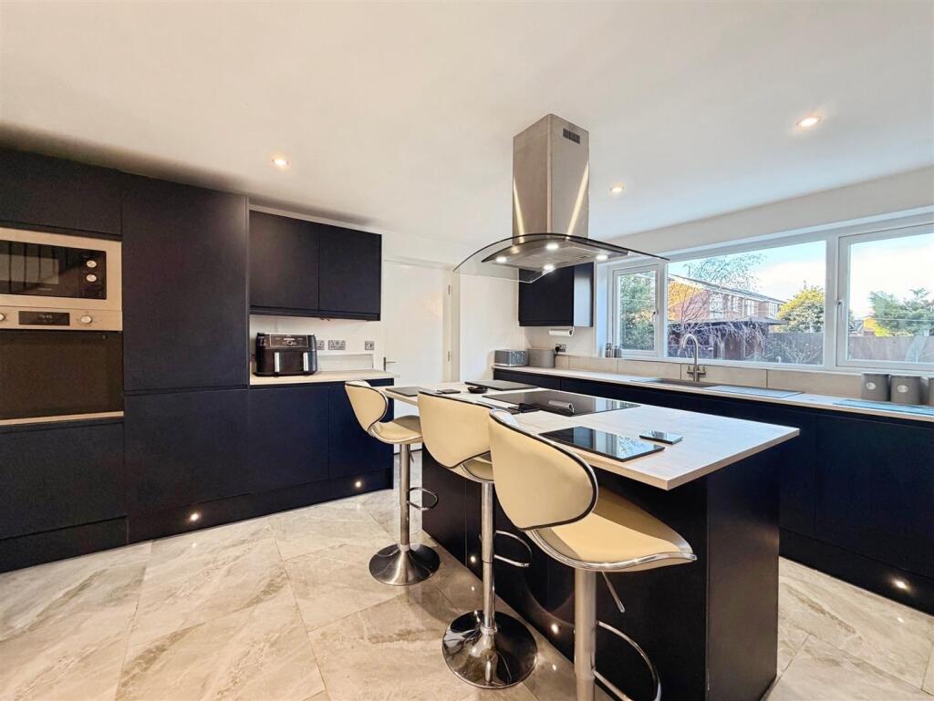 Windsor Road, Carlton-In-Lindrick, Worksop photo 2