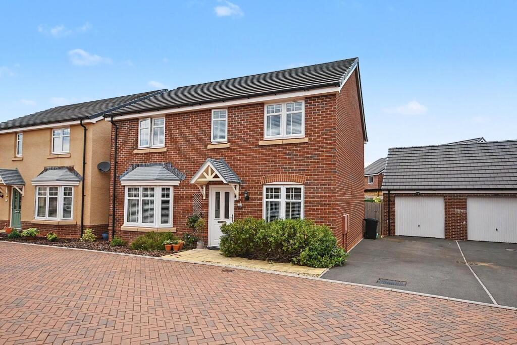 Main image of property: 3 Flat Holm Close, Sully, CF64 5WJ