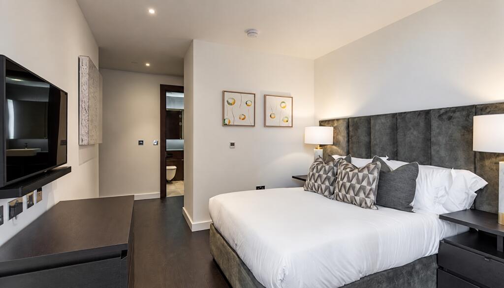 Apartment in London - More