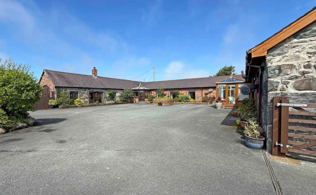 Main image of property: Caeathro, Caernarfon, Gwynedd, LL55