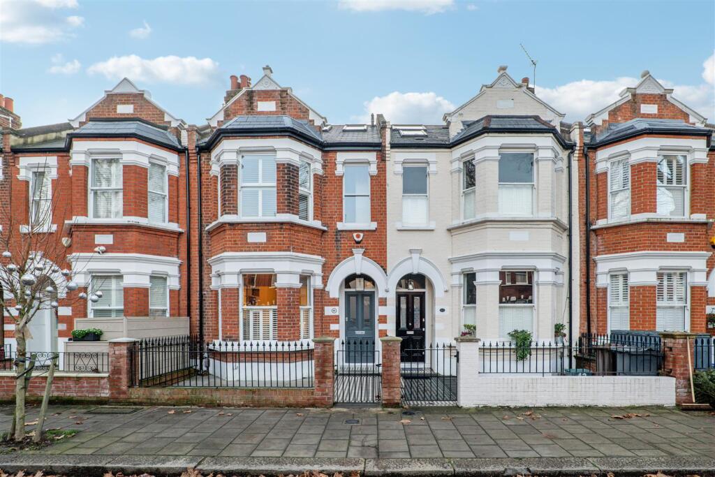 Main image of property: Silver Crescent, London, W4