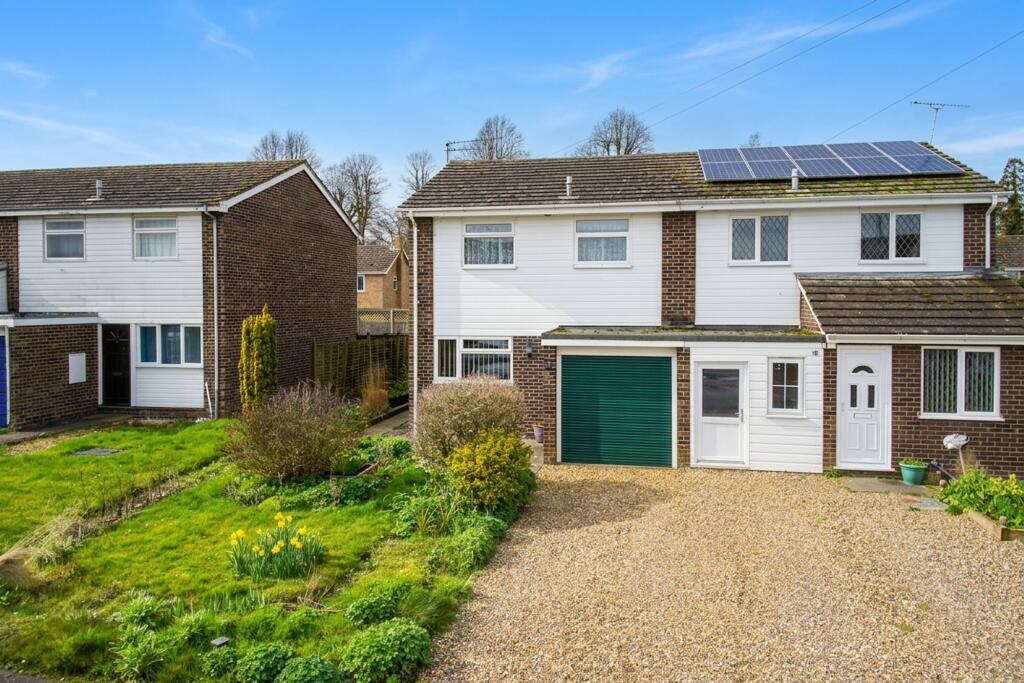 3-bed semi-detached on Church Close, Roydon, Diss, £240,000