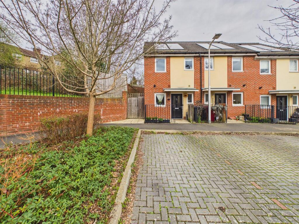 Main image of property: Tay Road, Tilehurst, Reading