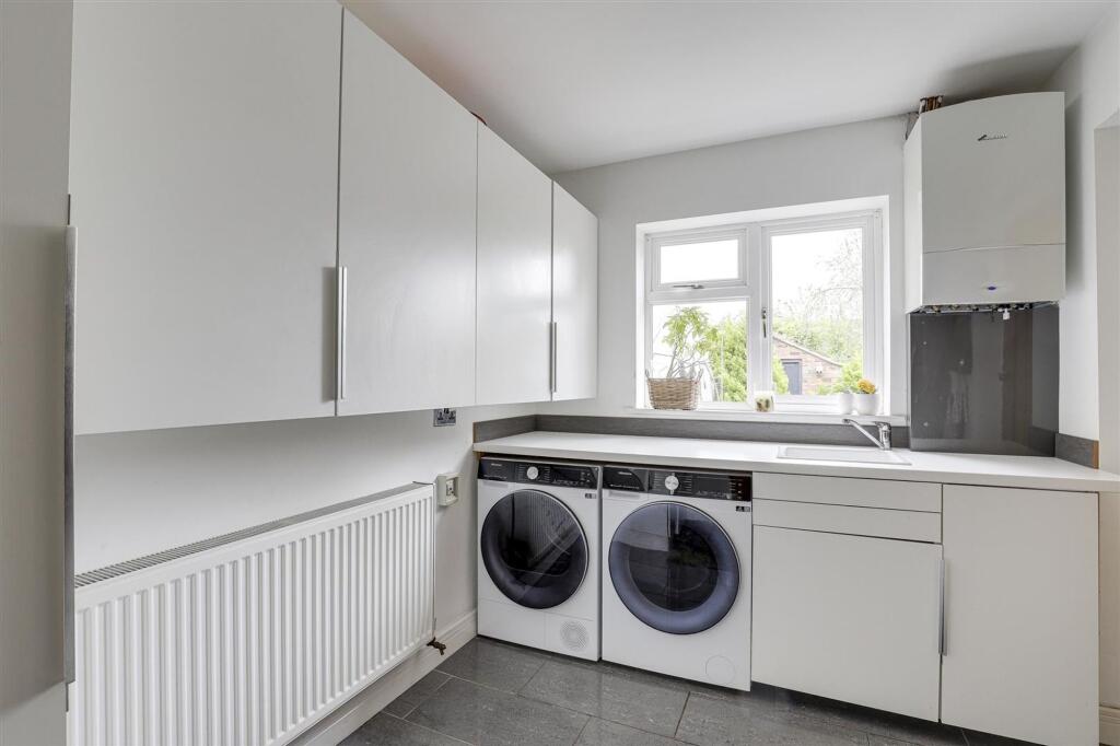 Cedarland Crescent, Nuthall, NG16 photo 4