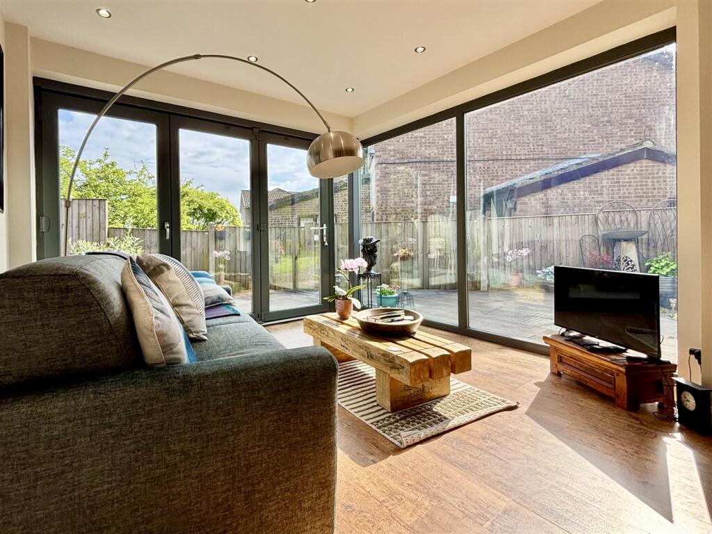 House in Bradford, Broad Folds, Clayton - View 4