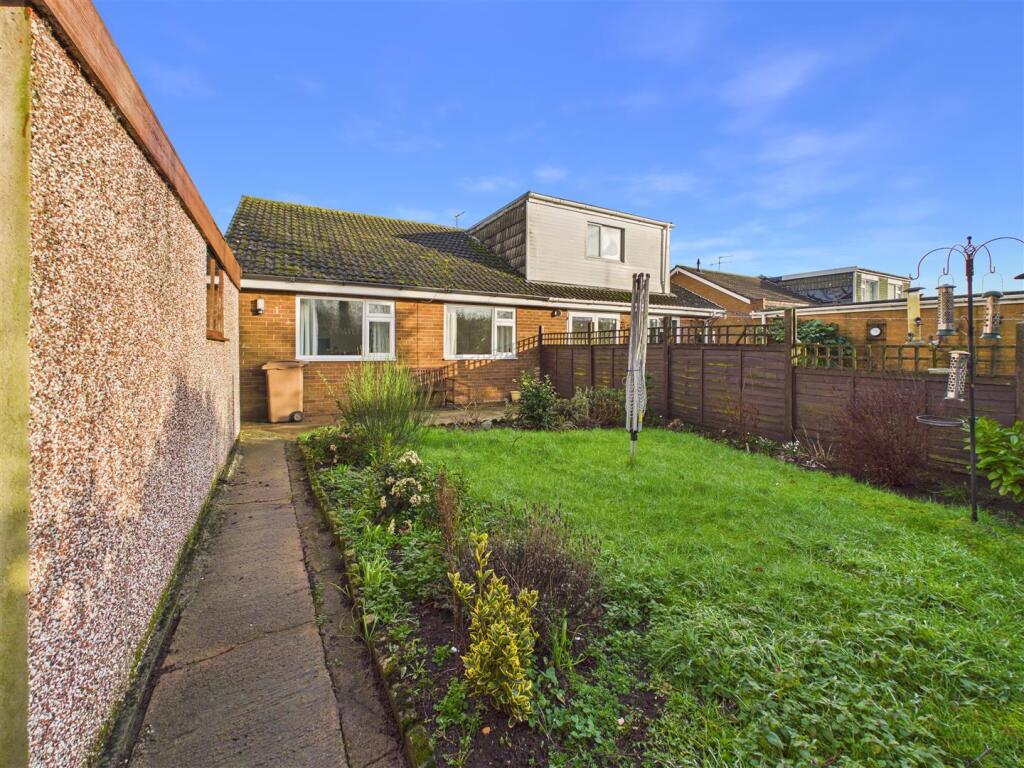 2-bed semi-detached on Woodland Avenue, Elloughton, £179,950