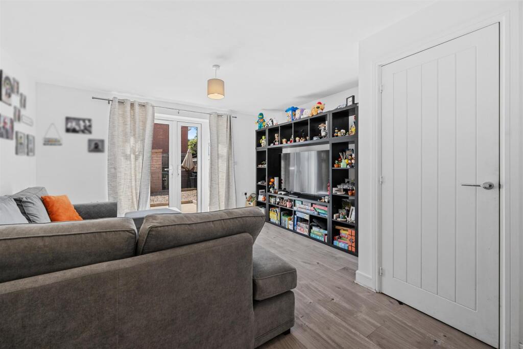 Elworthy Close, Kettering - View 6