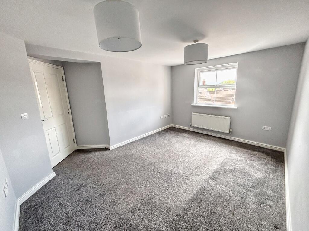 Longacres, Bridgend, CF31 - View 5