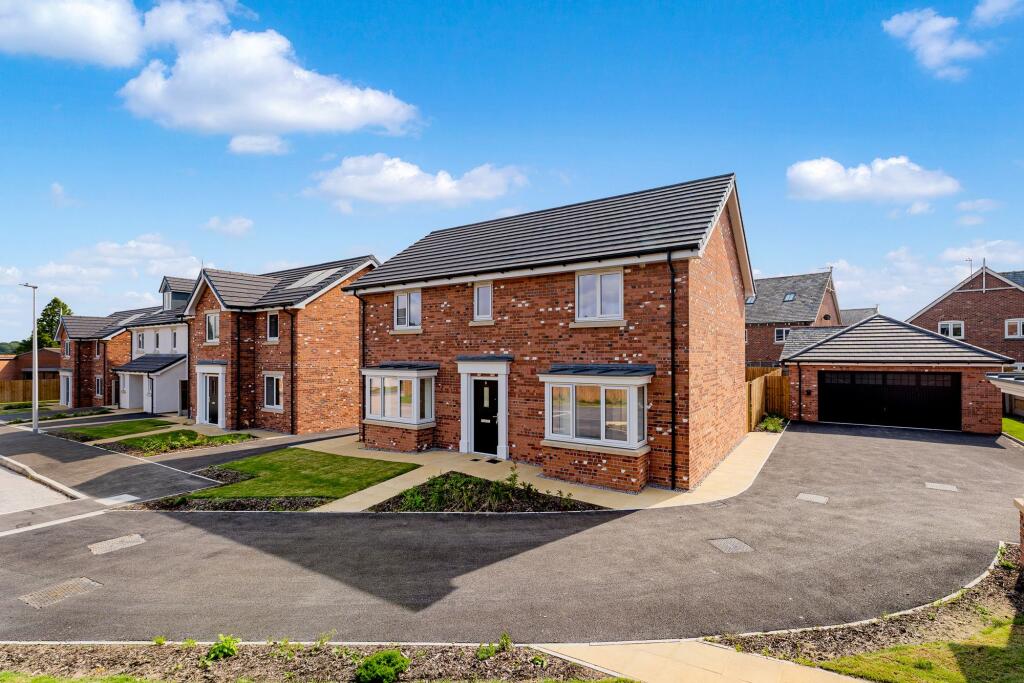 Hackbridge House 4 bedroom detached house for sale in Halis Court, Hale Village, L24