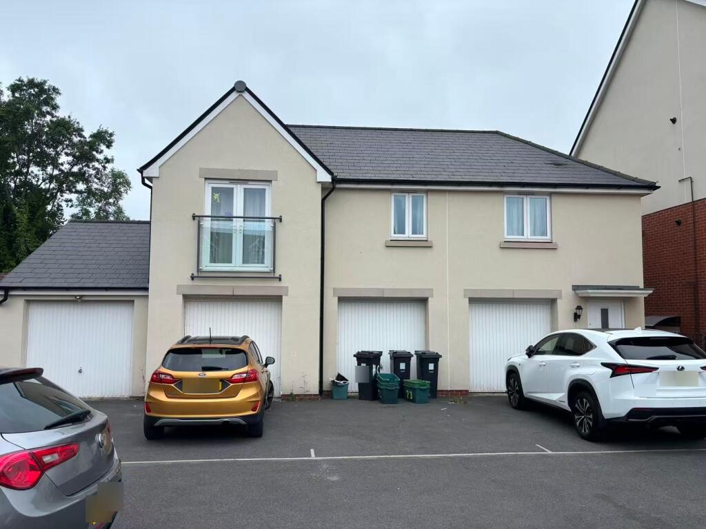 5 bedroom terraced house for rent