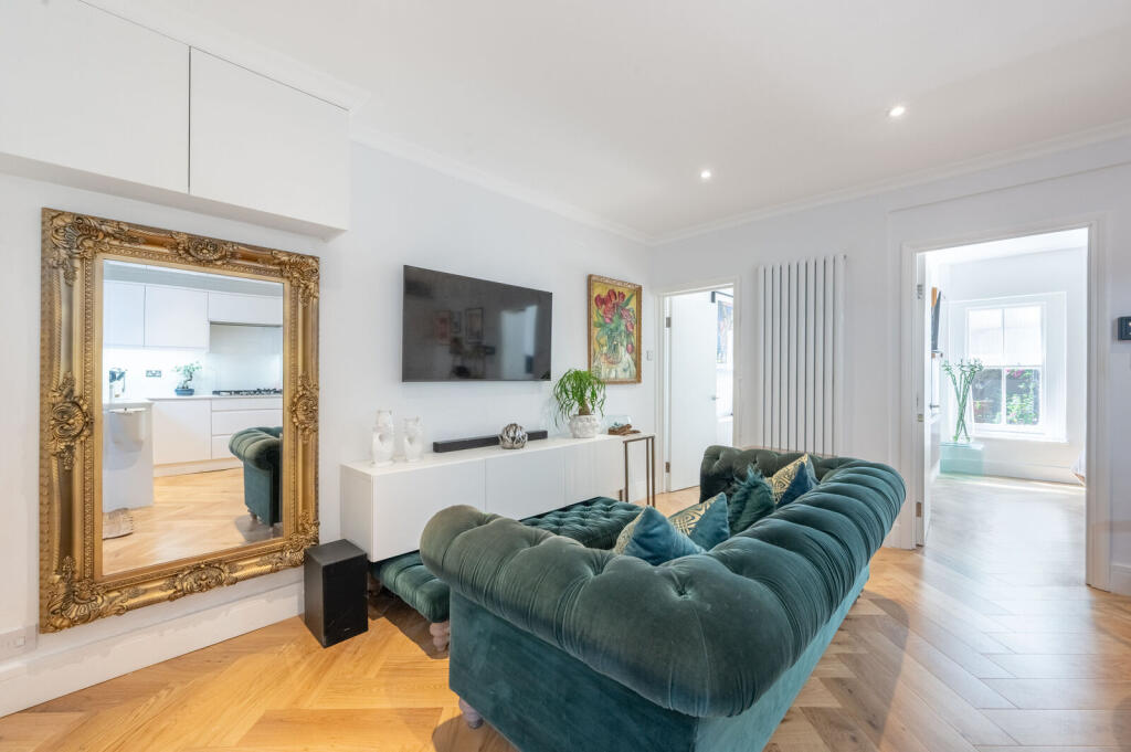 Apartment in London, Paddington - View 2