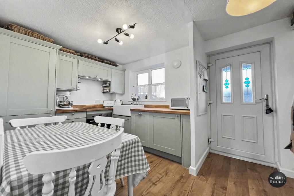 Manor Fields, Burghill, Hereford, HR4 photo 4