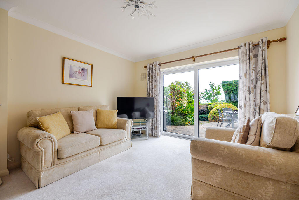 Orme Cottages, Tilburstow Hill Road  photo 3