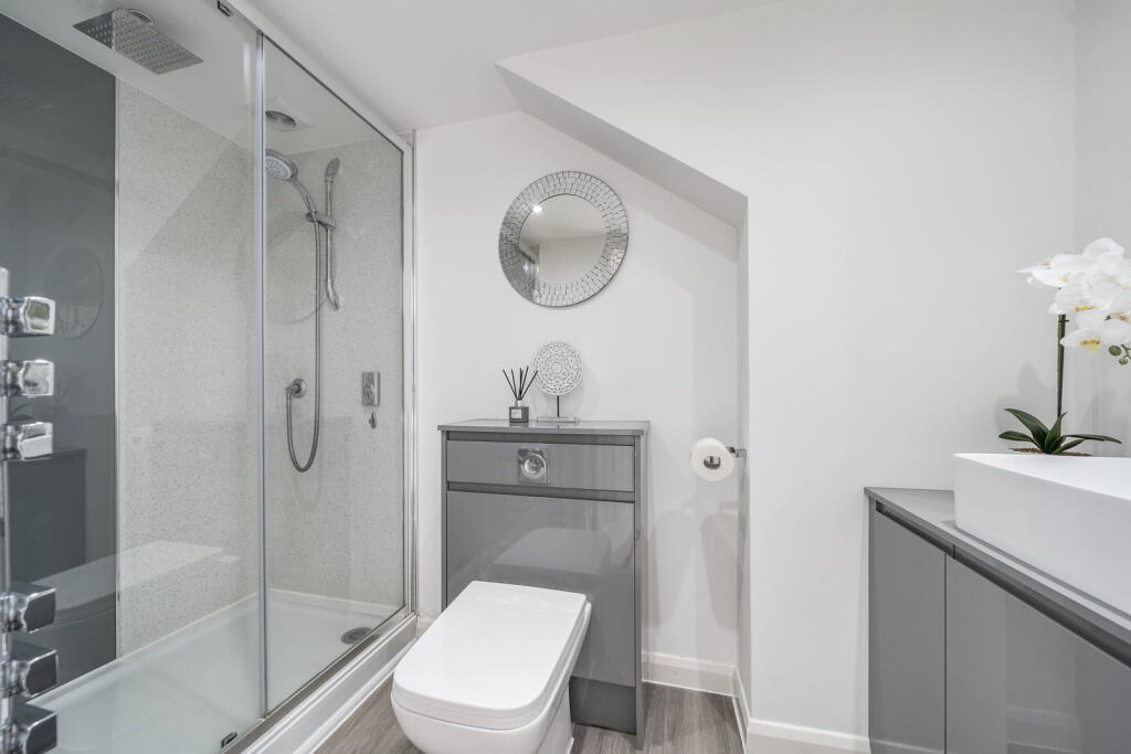 House in Gillingham, Wigmore - More