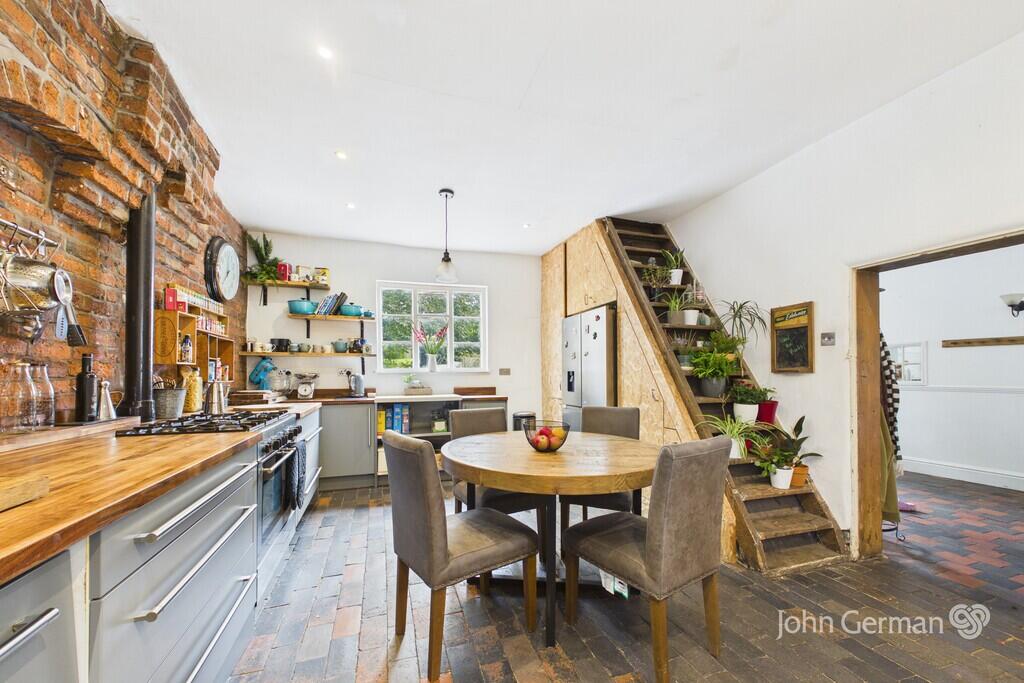 House in Stoke-on-Trent - View 3