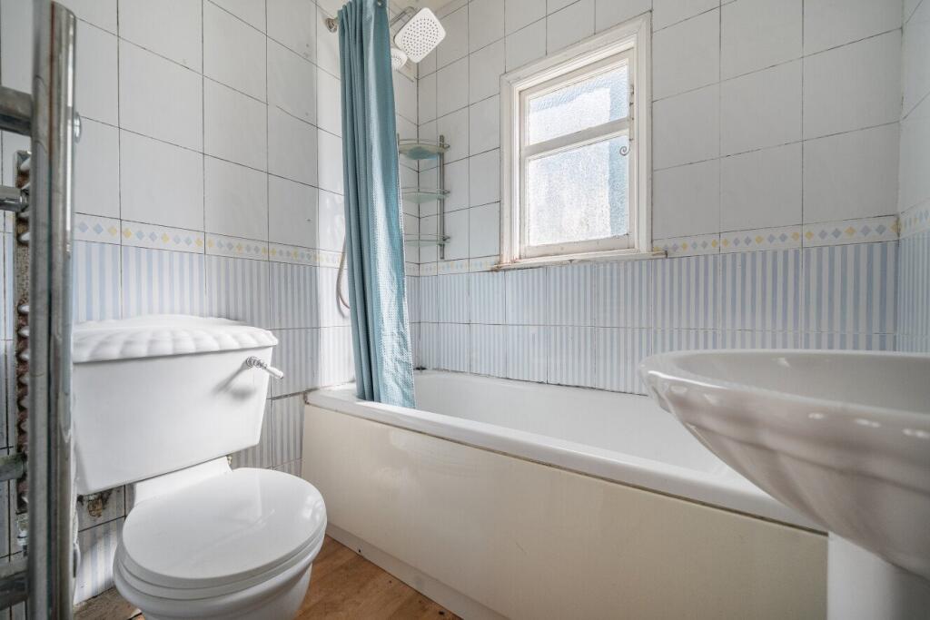 Copthorne Avenue, Bromley, BR2 - View 4