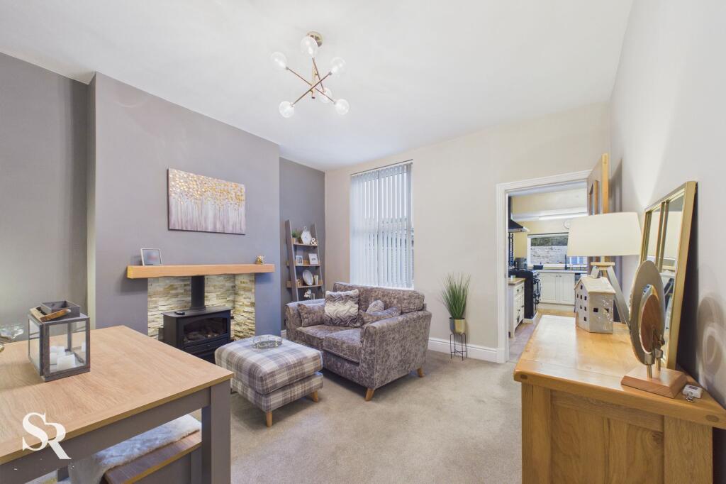 Manchester Road, Chapel-En-Le-Frith, SK23 photo 3