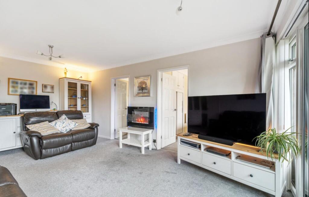 Apartment in Taunton - View 2