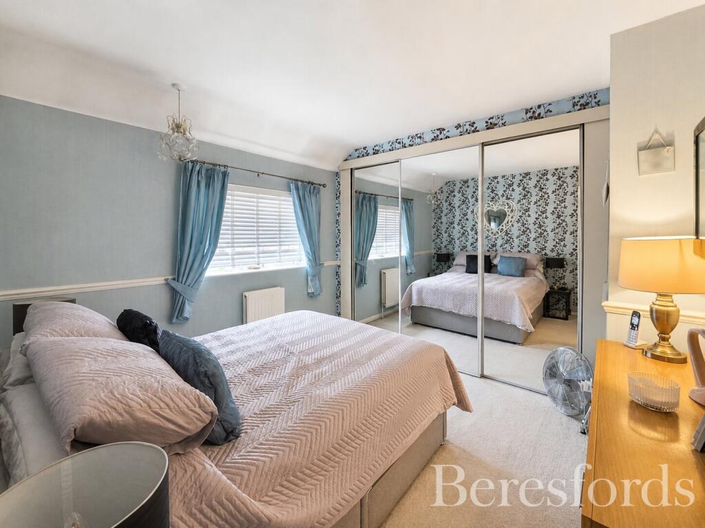 House in London, Harold Hill - View 5