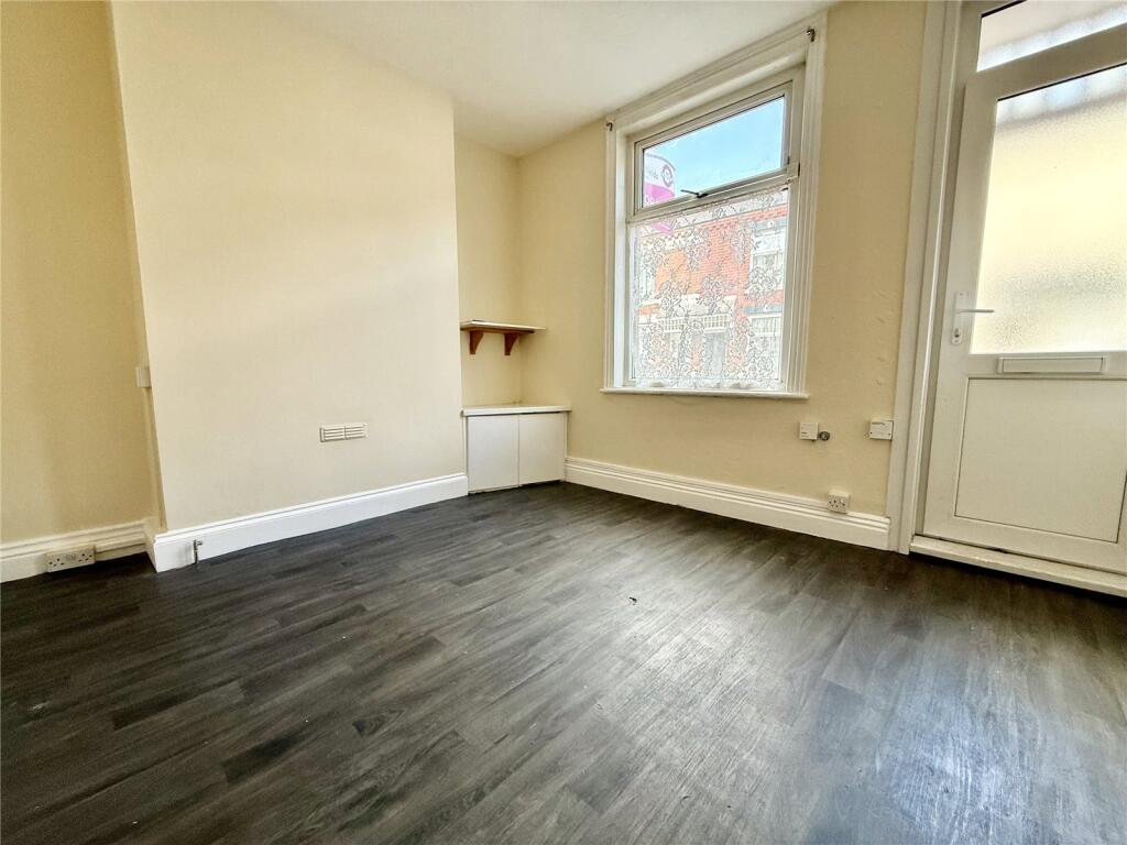 Westbourne Avenue, Bridlington, East  Yorkshire, YO16 photo 3