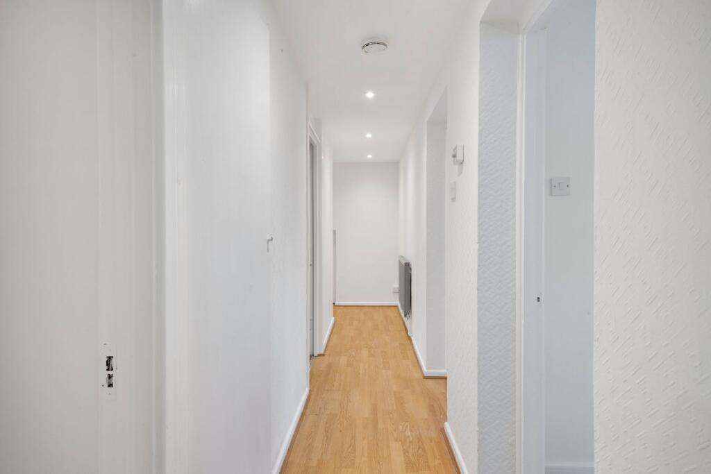 Apartment in Harrow - More