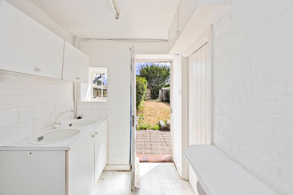 House in Redhill - View 4