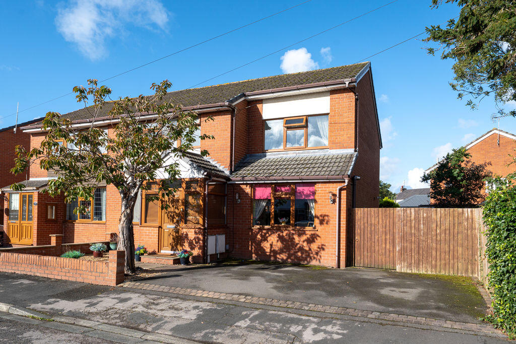 4-bed semi-detached on 18 Yarrow Close, Croston PR26 9SJ , £375,000