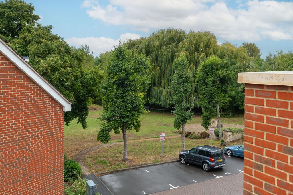Apartment in Oxford, Cold Harbour, South Oxford - View 4