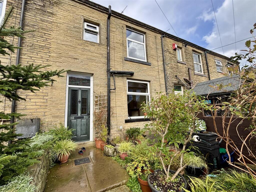 2-bed terraced on Victoria Street, Queensbury, Bradford, £70,000