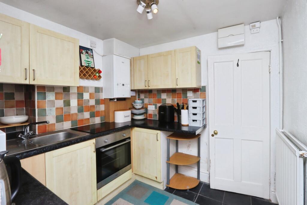 House in Sheffield, Meadowhead, Lowedges - More