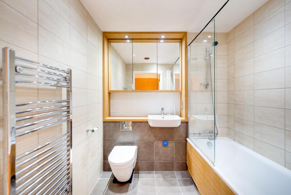 Apartment in London - View 5