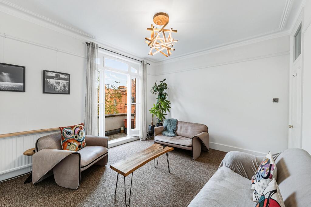 Apartment in London, West Kensington - More