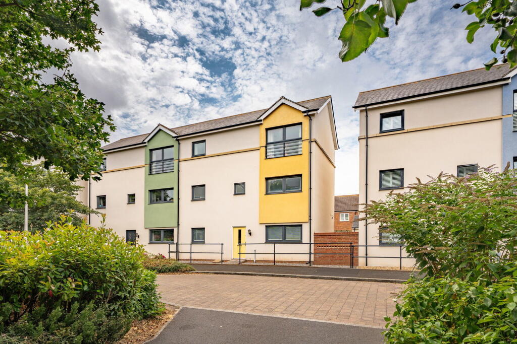 Main image of property: Bittern Avenue, Portishead, Bristol, BS20 7NT