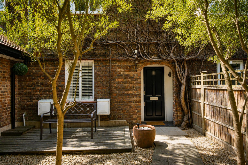 Main image of property: Keswick Road, London