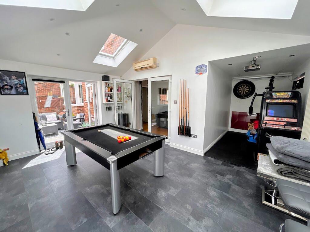 Longridge Avenue, High Heaton, Newcastle upon Tyne, Tyne and Wear, NE7 7LB - More