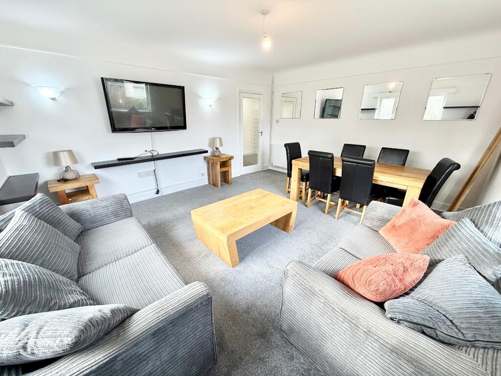 Longbarrow Close, Bournemouth, Dorset, BH8 photo 2