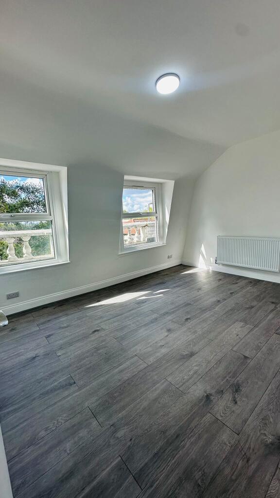 Apartment in London - View 3